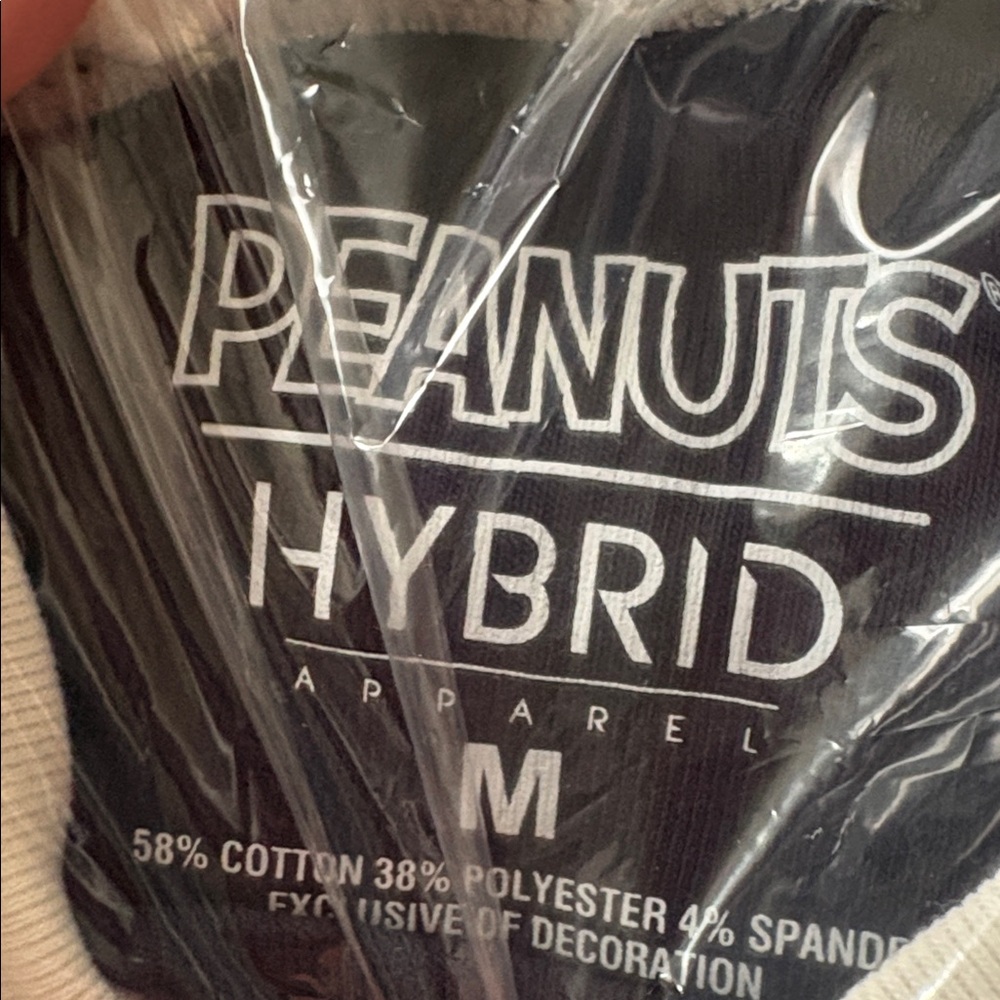 NWT Peanuts Graphic T-shirt - Picture 5 of 13